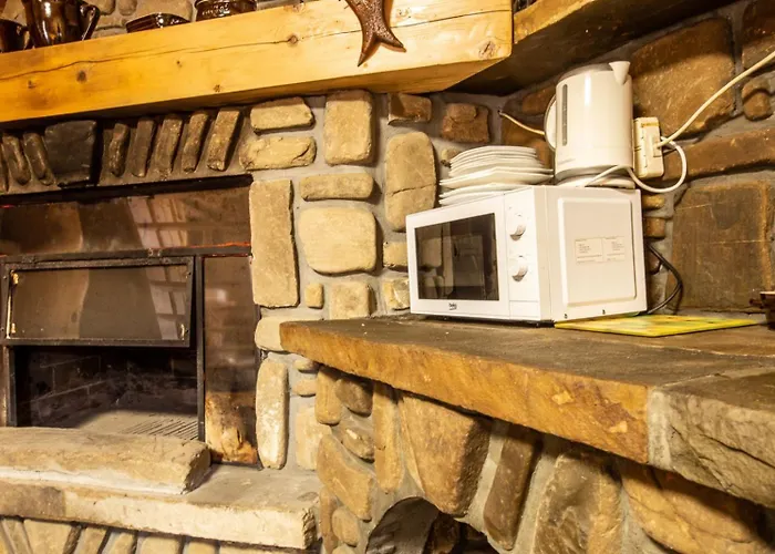 Szałas Baciarski Z Tarasem I Widokim Na Góry